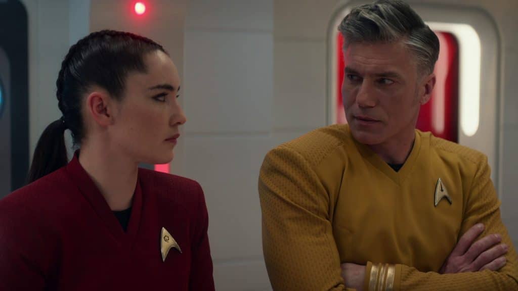 La'an und Pike in der Krankenstation der Enterprise