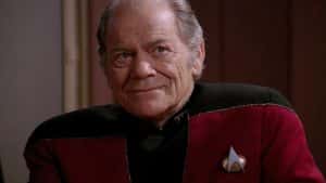 Admiral Hanson an Bord der Enterprise-D